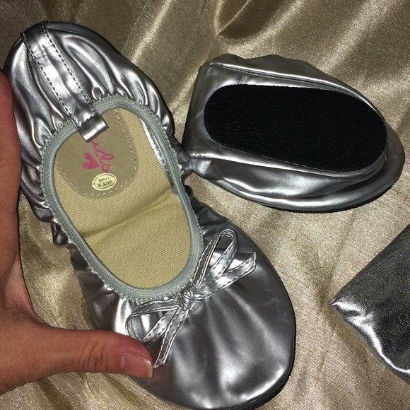 fit in clouds Shoes - fold up ballet shoes nwt clouds